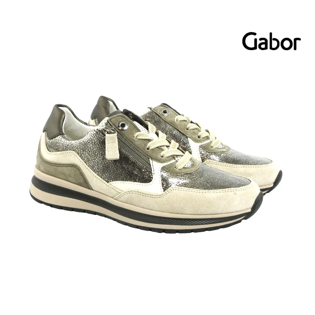Gabor • 76.318 ~ Bronce/Silk/Smog Gabor sneakers in brons met glanzend leer, suède, rits en veters voor gemakkelijke instap en uitstekende demping.