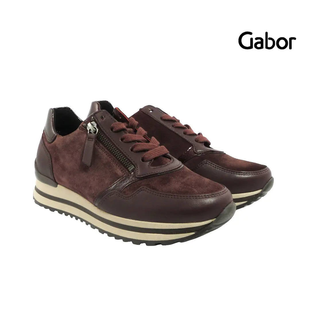 Gabor • 76.528 ~ Merlot Kombi Merlotkleurige sneakers van Gabor met suède en leer, ritssluiting, veters en sportieve tweekleurige zool.