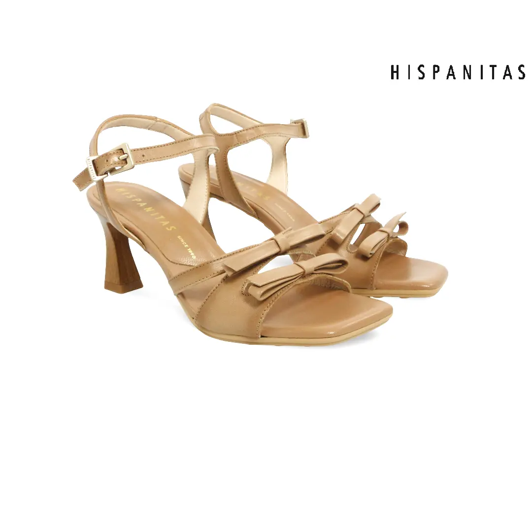 Hispanitas HV264700 sandaal in almond met strikdetails en hak