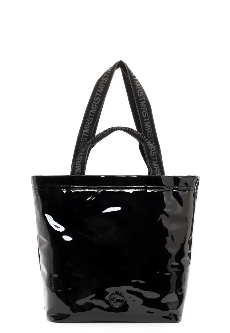 Tamaris zwarte lak shopper met logohengsels en uitneembare binnentas met ritssluiting.
						
						