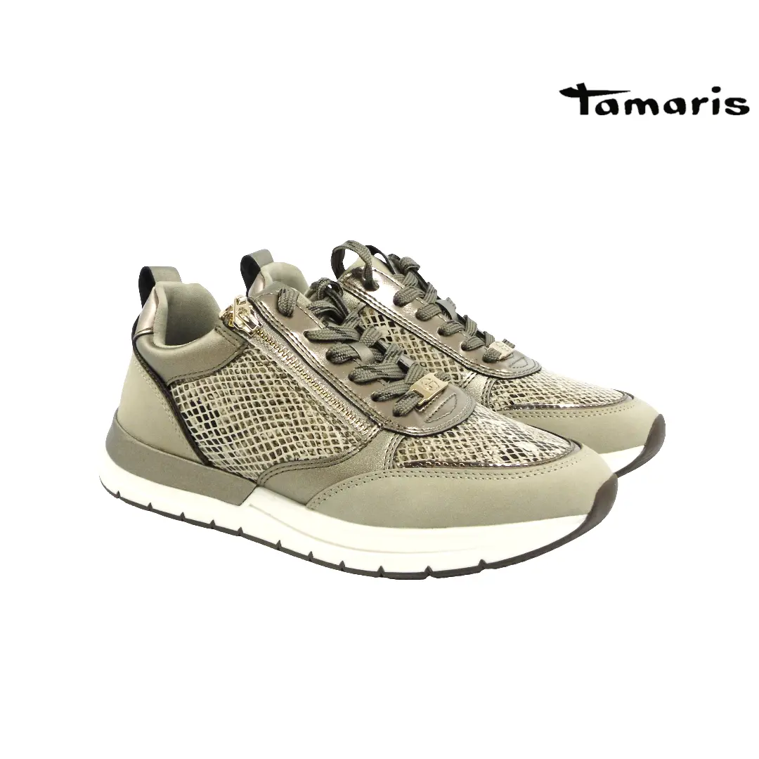 Tamaris damessneaker 23732 in taupe met snakeprint, veters en zijrits – sportieve en modieuze sneaker met comfortabele zool en metallic details.