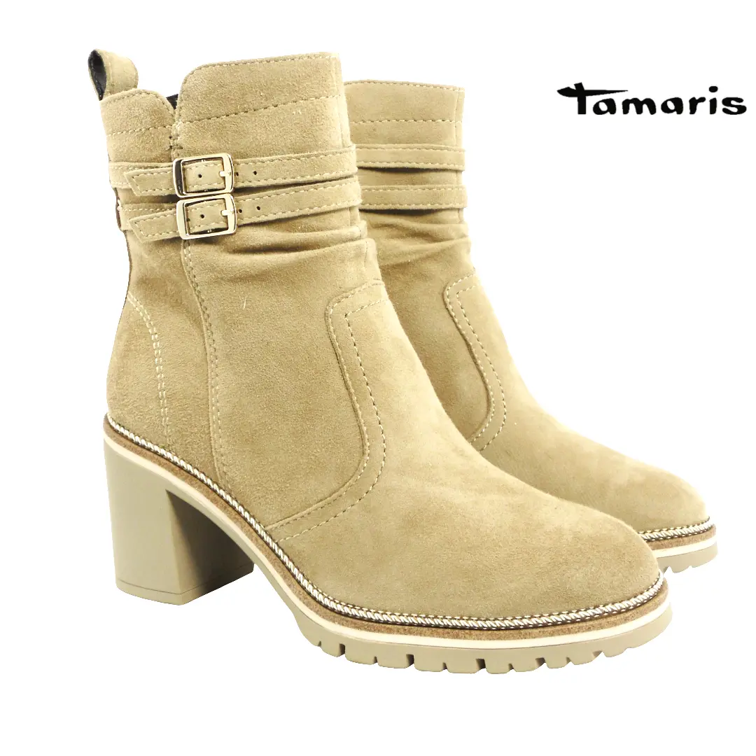Beige suède-look Tamaris enkellaarsjes met blokhak, profielzool en dubbele siergespen.